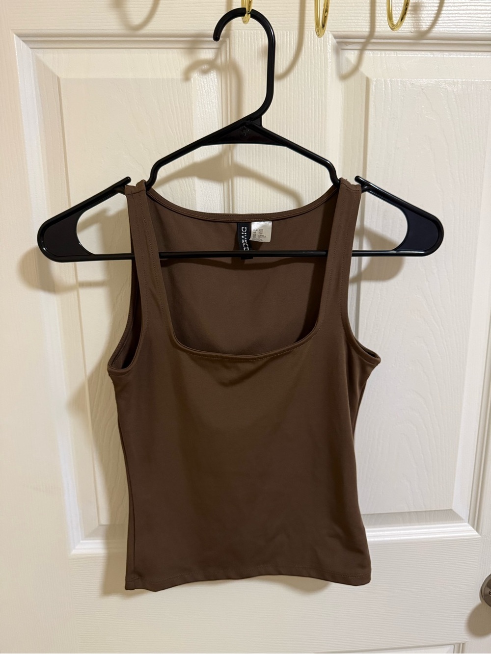 H&M Brown Scoop Neck
Tank Top
